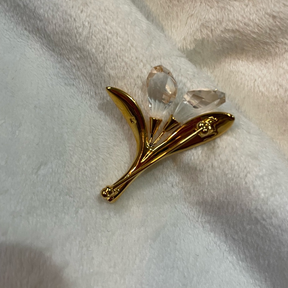 Swarovski Flower Brooch 💛 - Picture 3 of 4